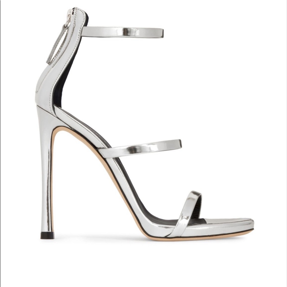 Giuseppe Zanotti size 38 Harmony silver sandal.